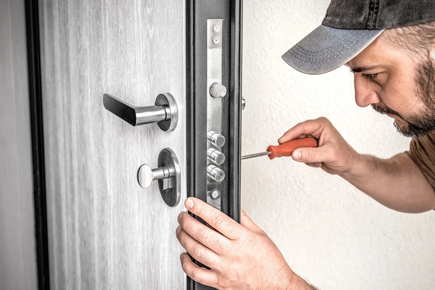 Réglage d'une serrure multipoints sur une porte au Plessis-Trévise
